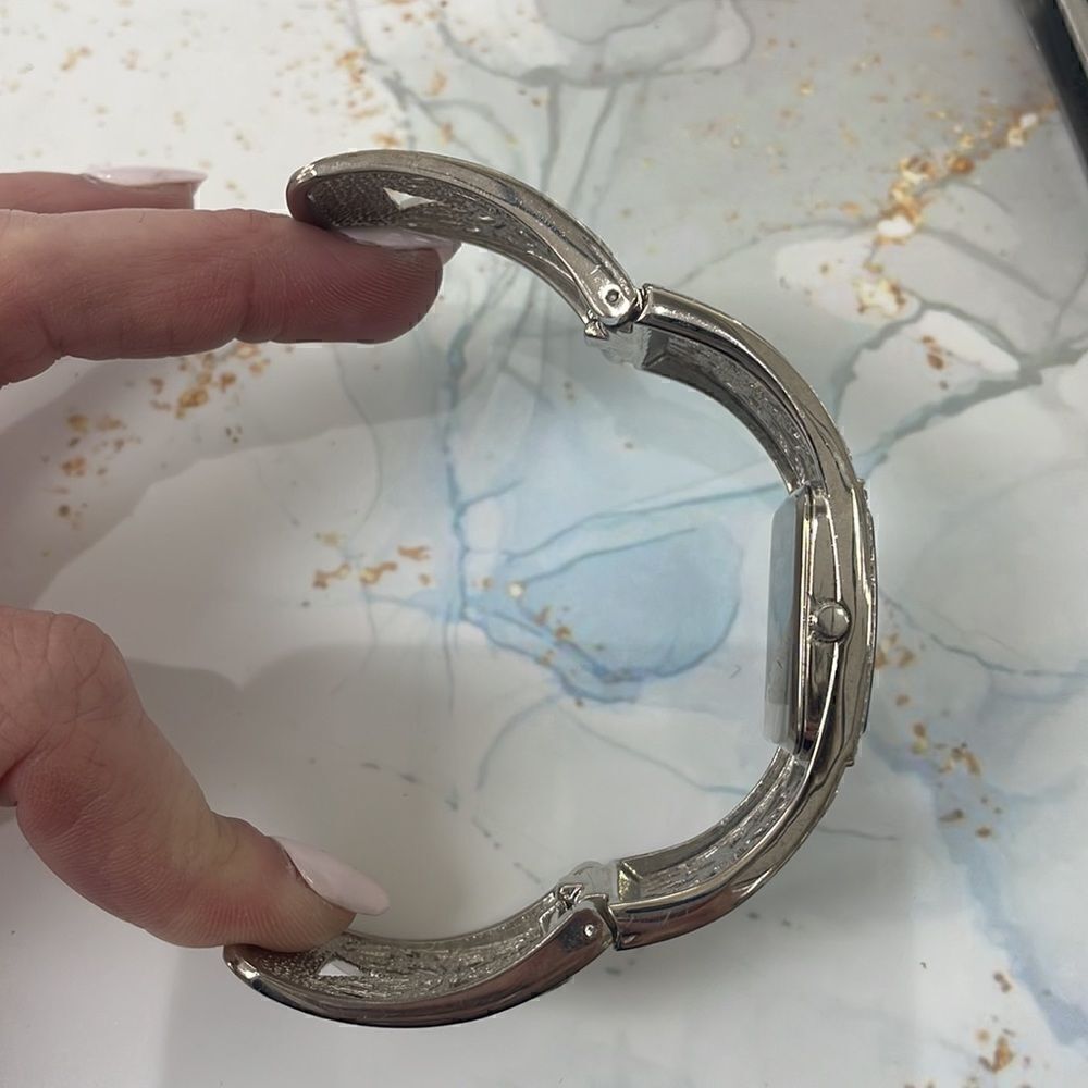 NEW Studio Time Silver Tone Quartz Butterfly Cuff Watch - Picture 5 of 5